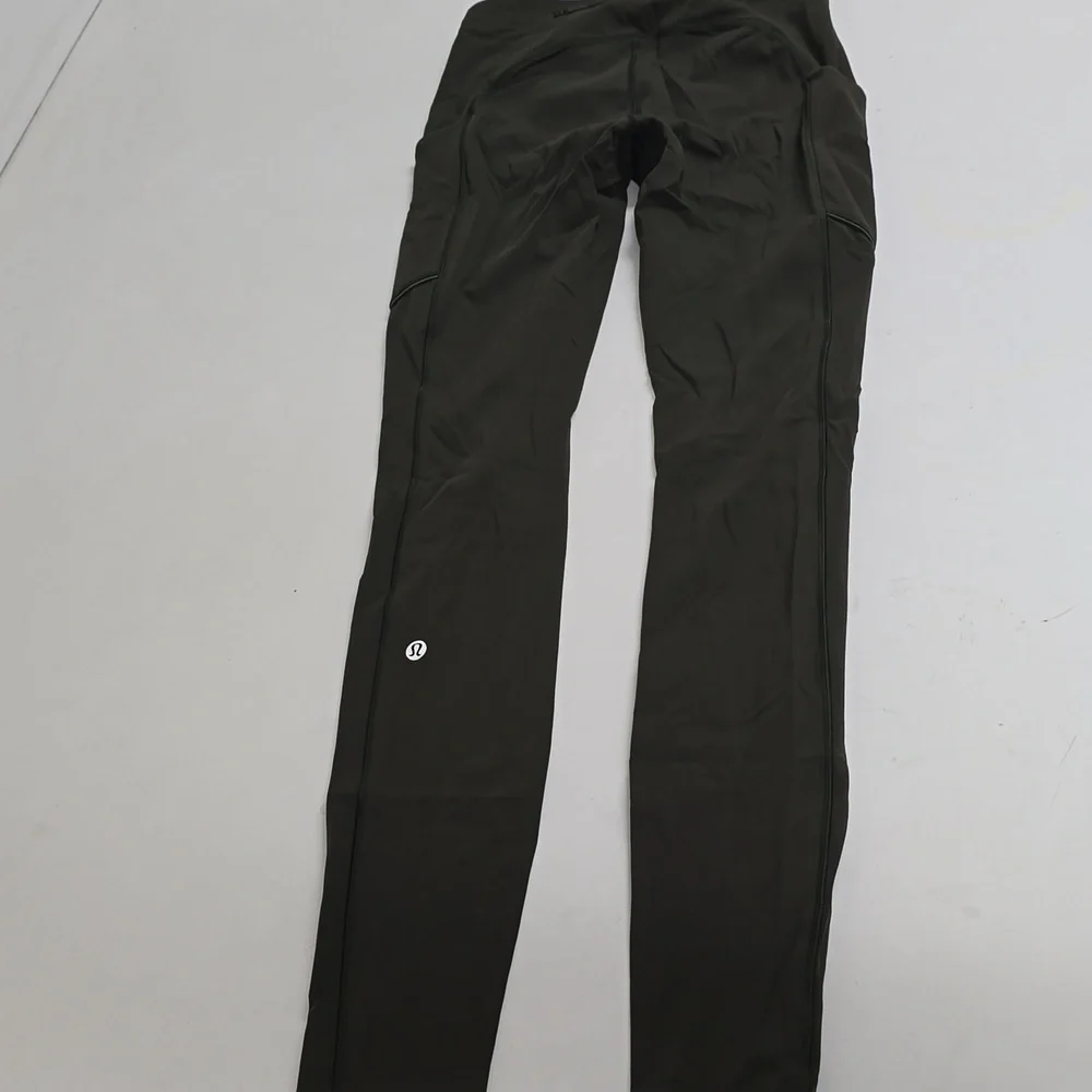 Lululemon Speed Up Tight *Full-On Luxtreme 28